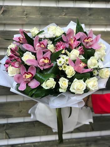 Букет цветов из: Розы и Хризантемы в Добрыниху