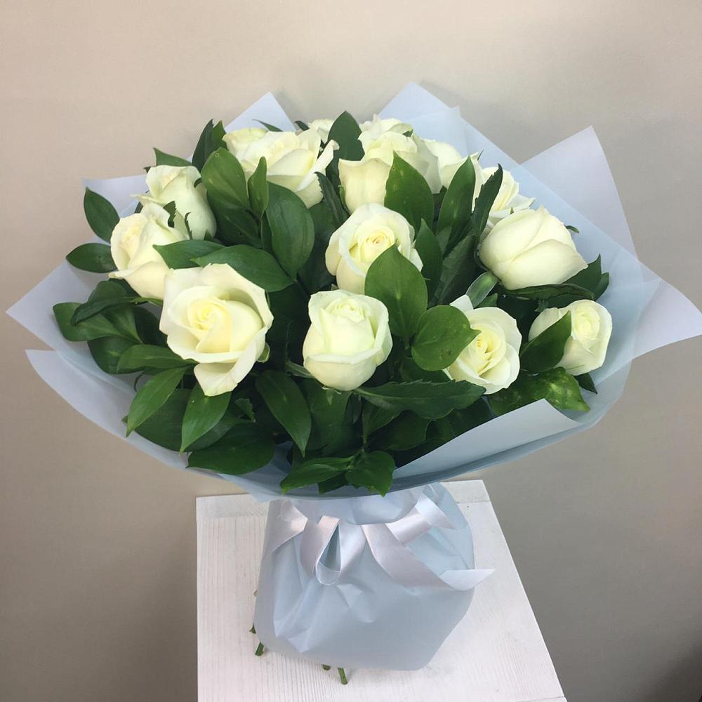 Букет 15 Белых роз Проуд в Добрыниху