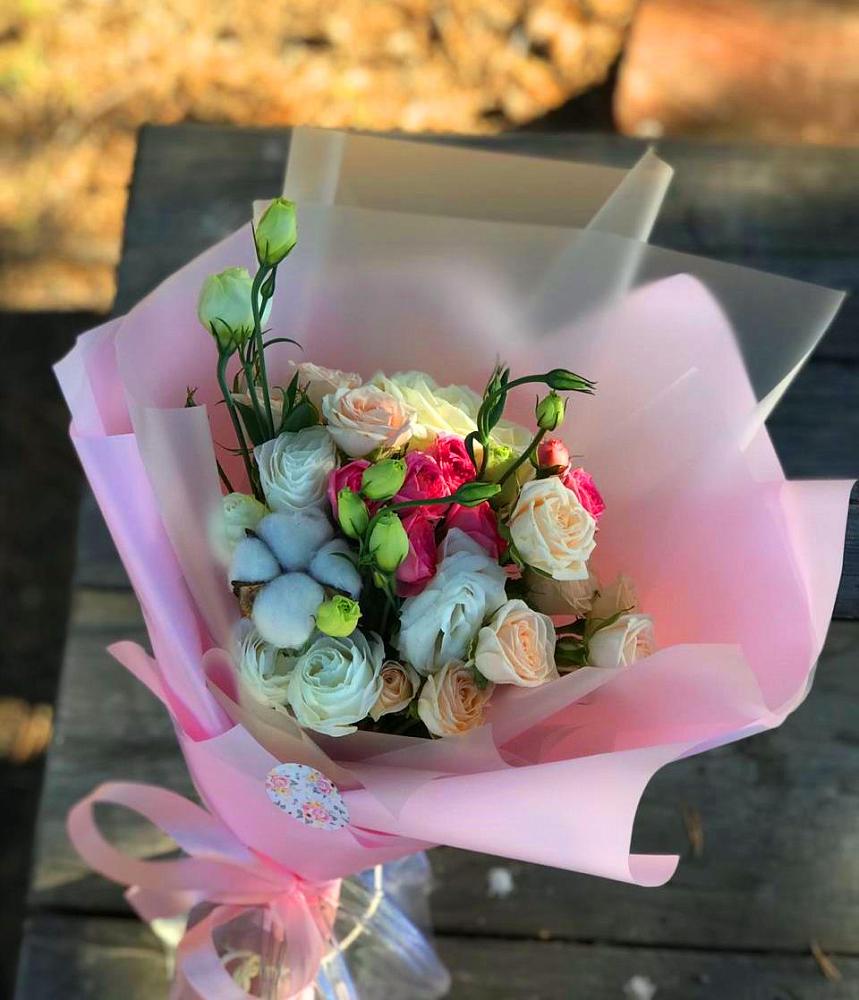 Букет цветов из: Розы и Лизиантусы в Добрыниху